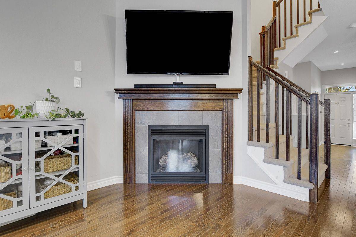 729 Hazelnut CRES, Blossom Park - Airport And Area, ON K1T 0K3