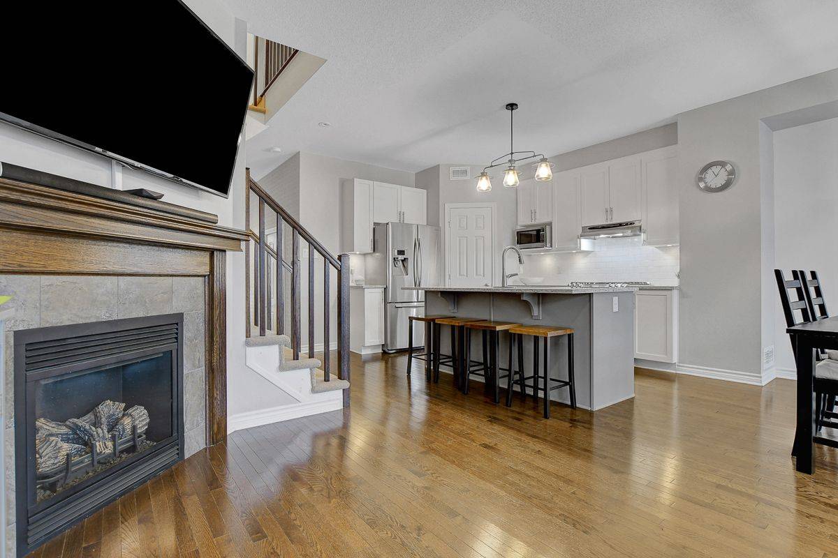 729 Hazelnut CRES, Blossom Park - Airport And Area, ON K1T 0K3