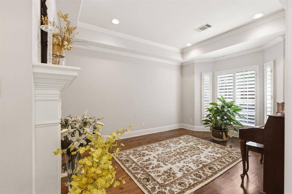 23 Ashton Court, Dallas, TX 75230