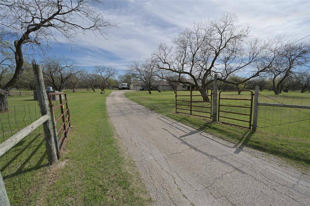 9508 Kelly Lane, Alvarado, TX 76009