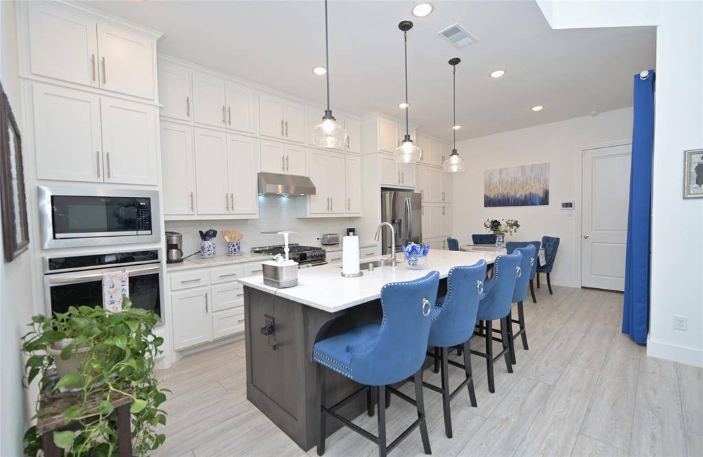 2421 Longspur Drive, Fort Worth, TX 76008