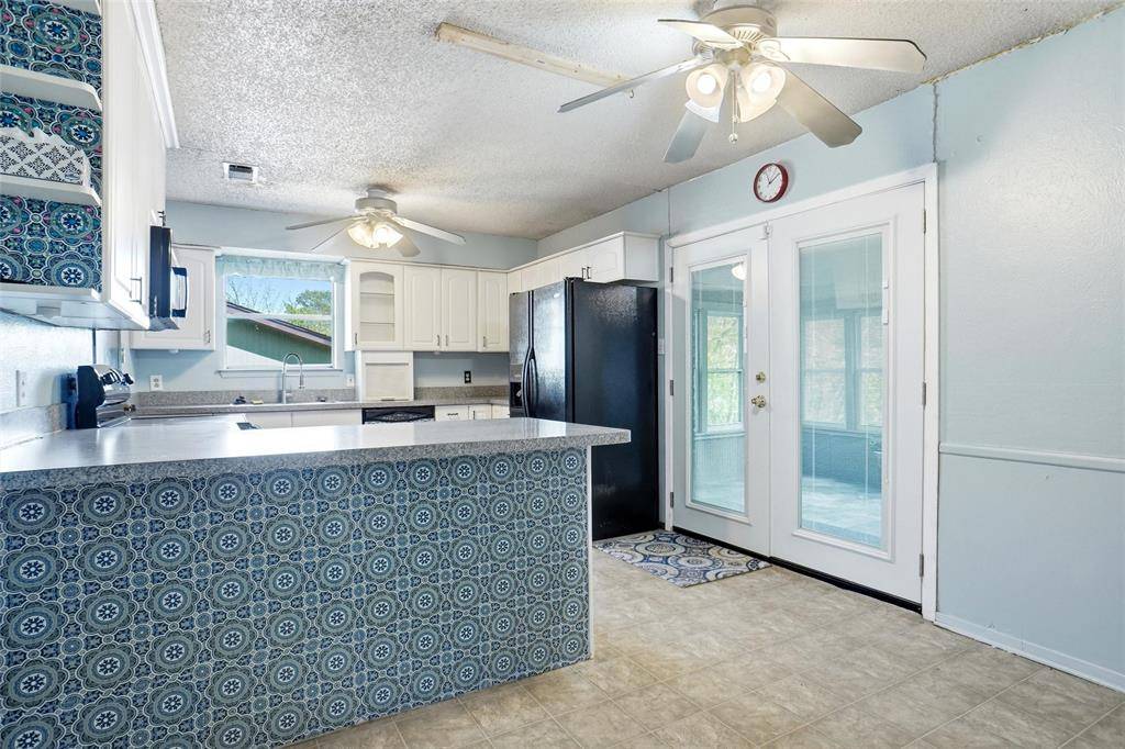 841 Lake View Ridge, White Settlement, TX 76108