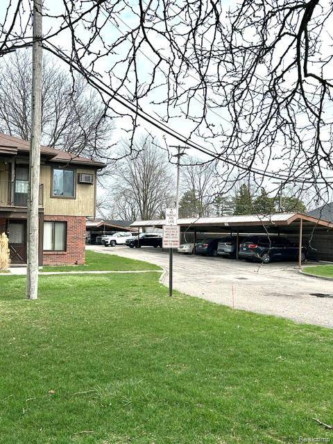 30446 Utica RD #4, Roseville, MI 48066
