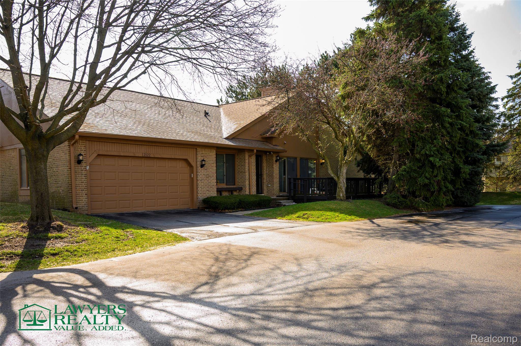 2122 London Bridge DR, Rochester Hills, MI 48307