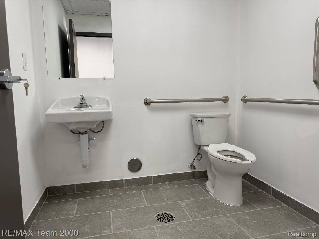 13655 Northline RD, Southgate, MI 48195