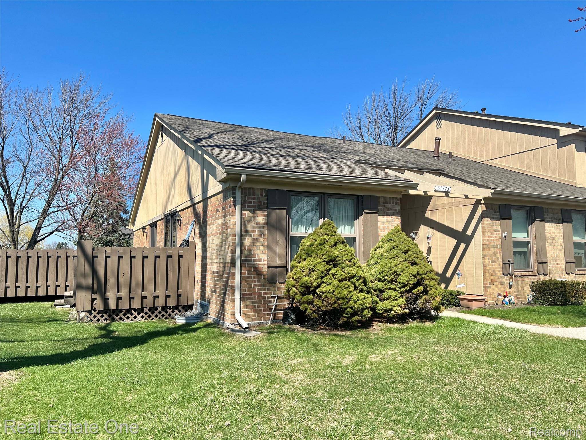 31773 Ivy Lane LN #113, Warren, MI 48093