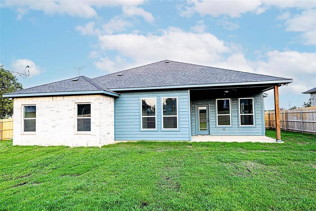 1412 Mason Street, Bowie, TX 76230