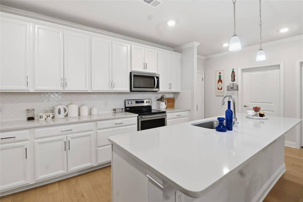 651 N Watters Road #8202, Allen, TX 75013