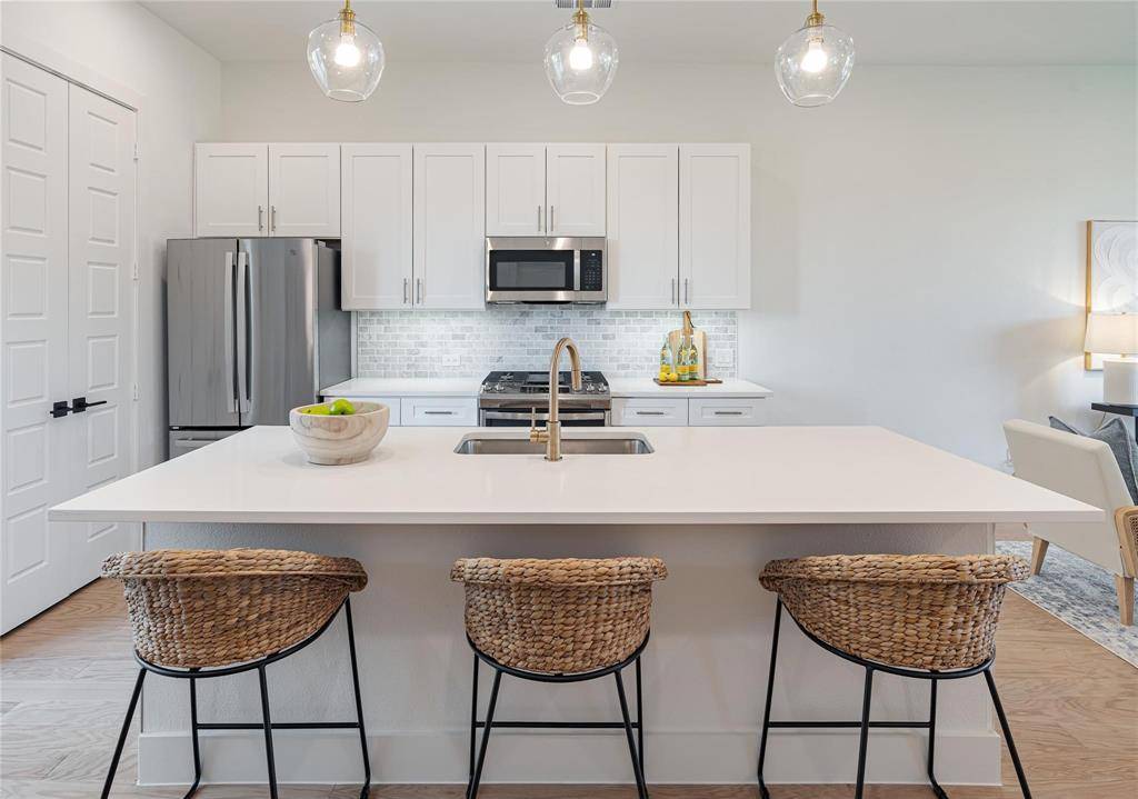 2610 Kimsey #205, Dallas, TX 75235