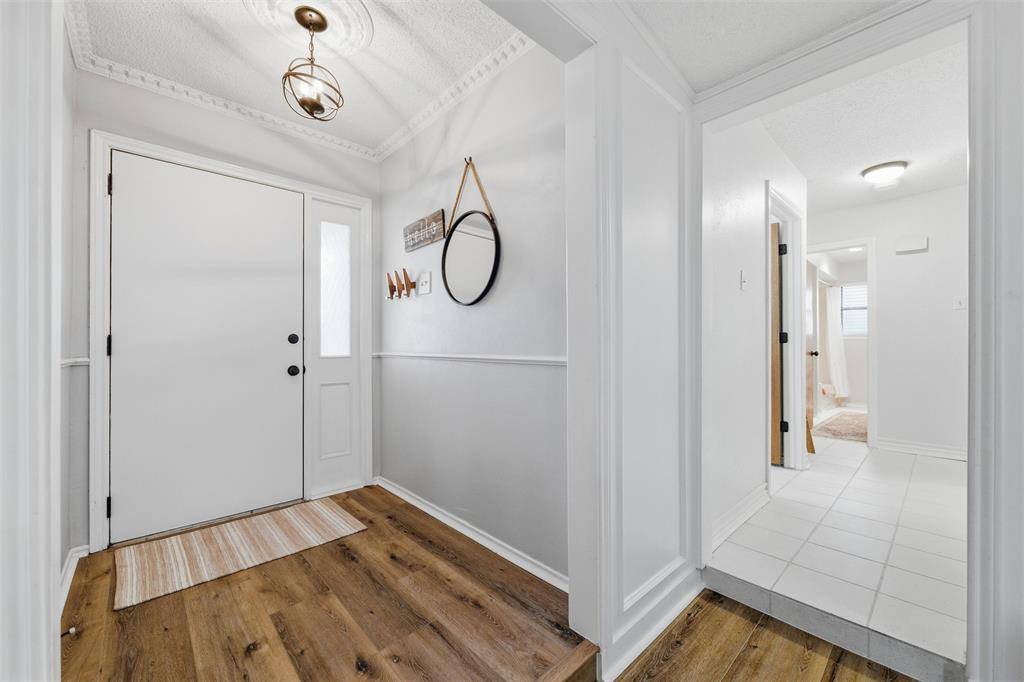 805 Cove Hollow, Irving, TX 75060