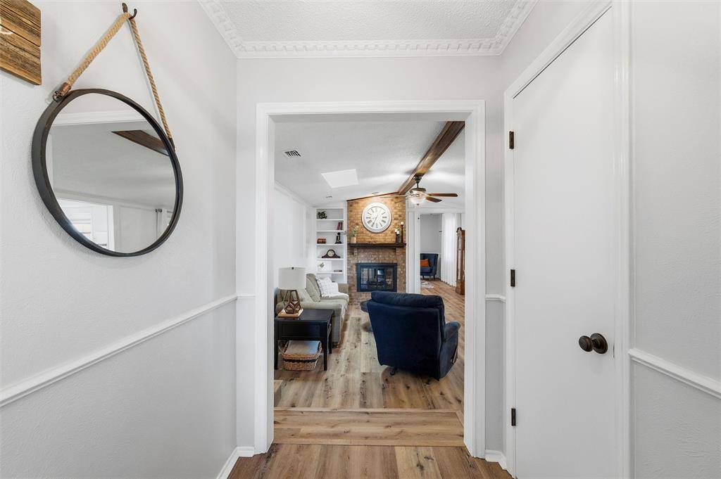 805 Cove Hollow, Irving, TX 75060