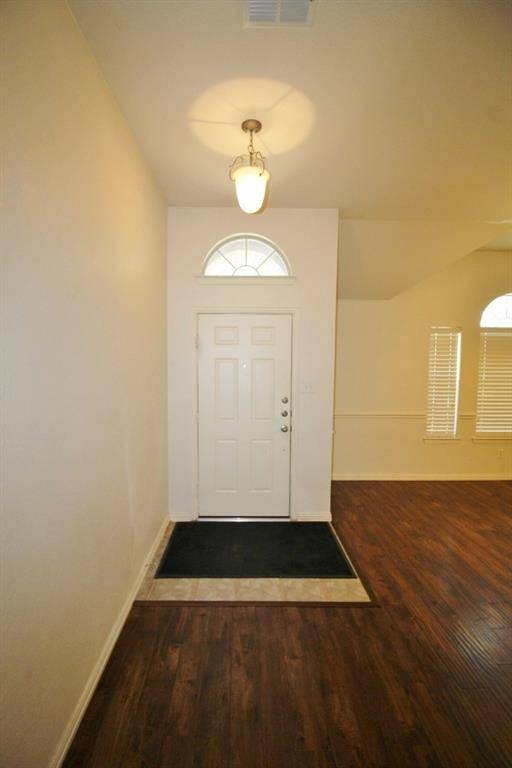 5316 Lake Gardens Drive, Grand Prairie, TX 75052