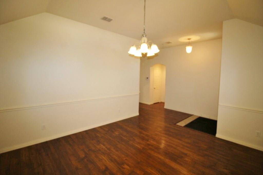 5316 Lake Gardens Drive, Grand Prairie, TX 75052