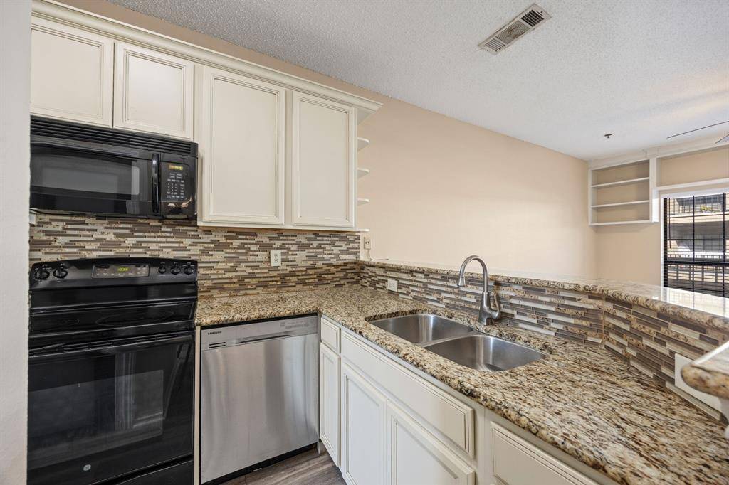 4800 W Lovers Lane #406, Dallas, TX 75209