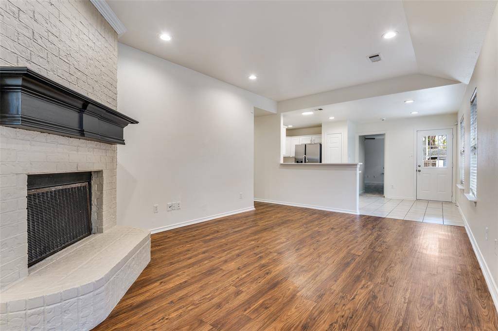 1011 Houston Street, Arlington, TX 76012