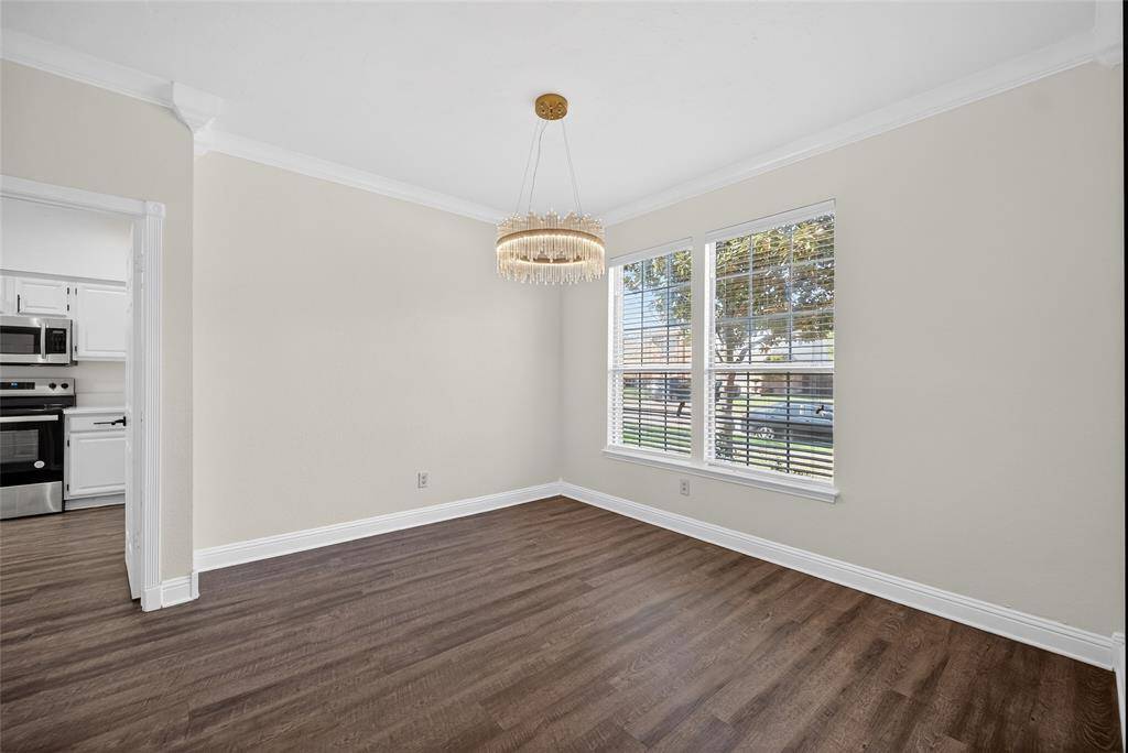 2306 Edinburgh Street, Arlington, TX 76018