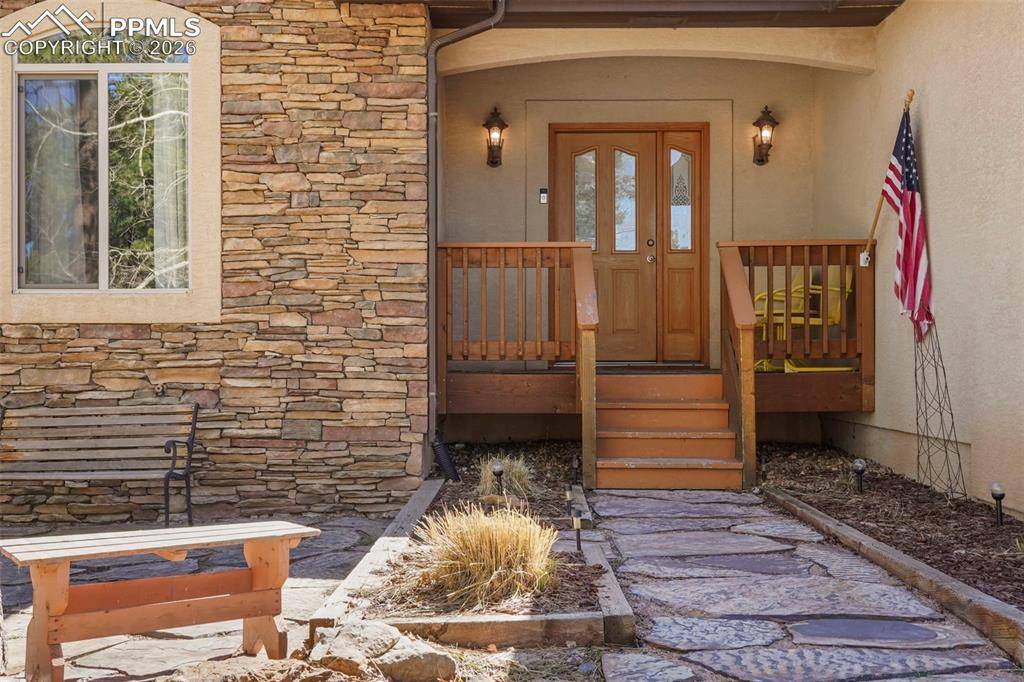 1185 Karen LN, Woodland Park, CO 80863