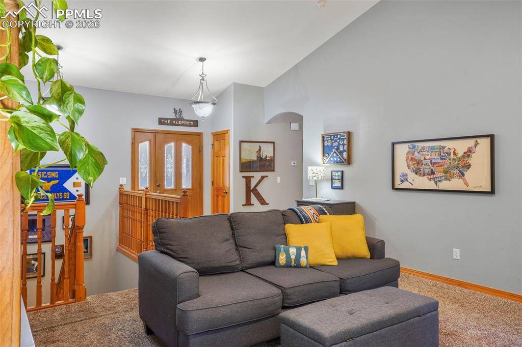 1185 Karen LN, Woodland Park, CO 80863