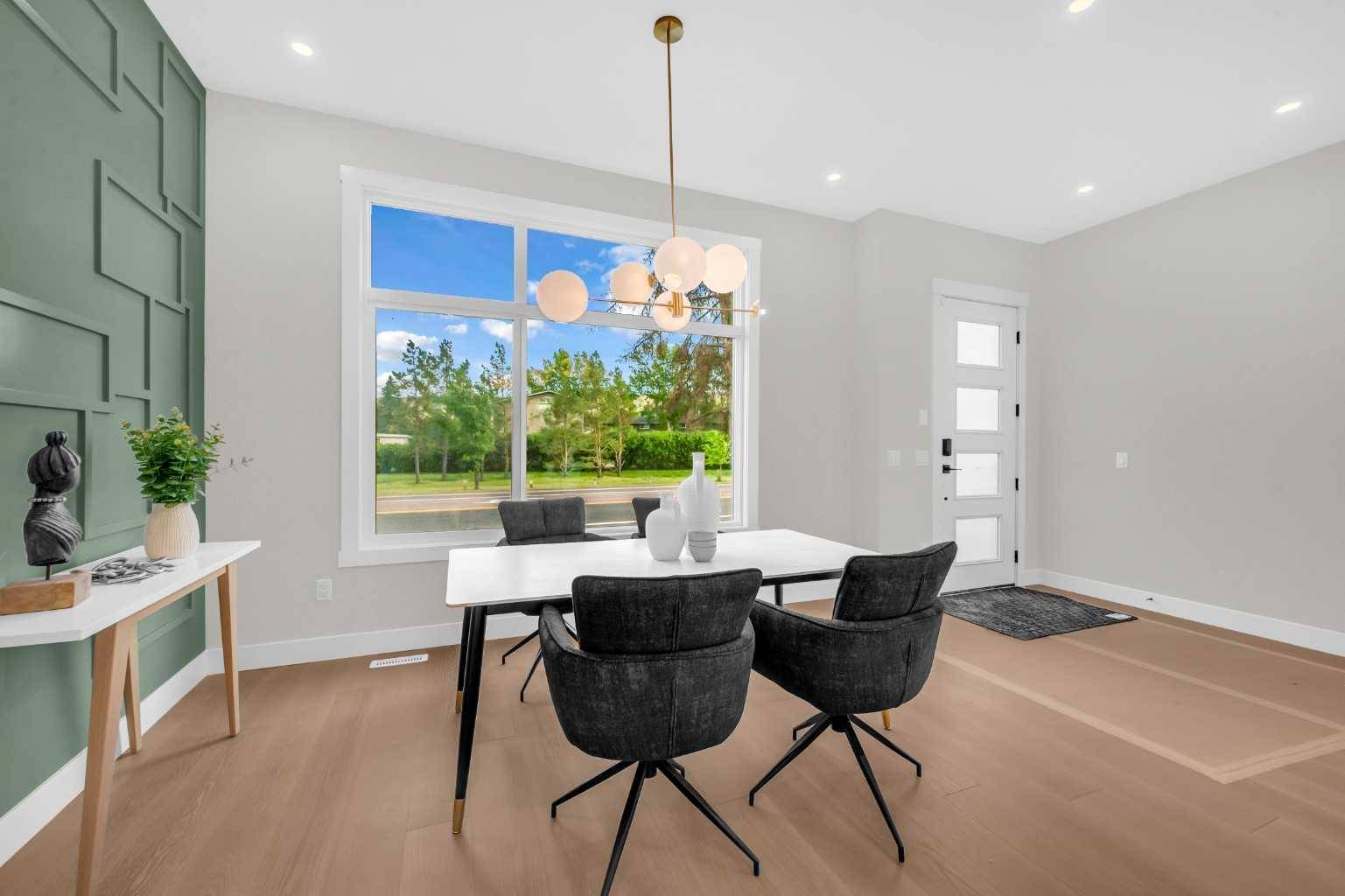 8114 Bowness RD NW, Calgary, AB T3B 0H6