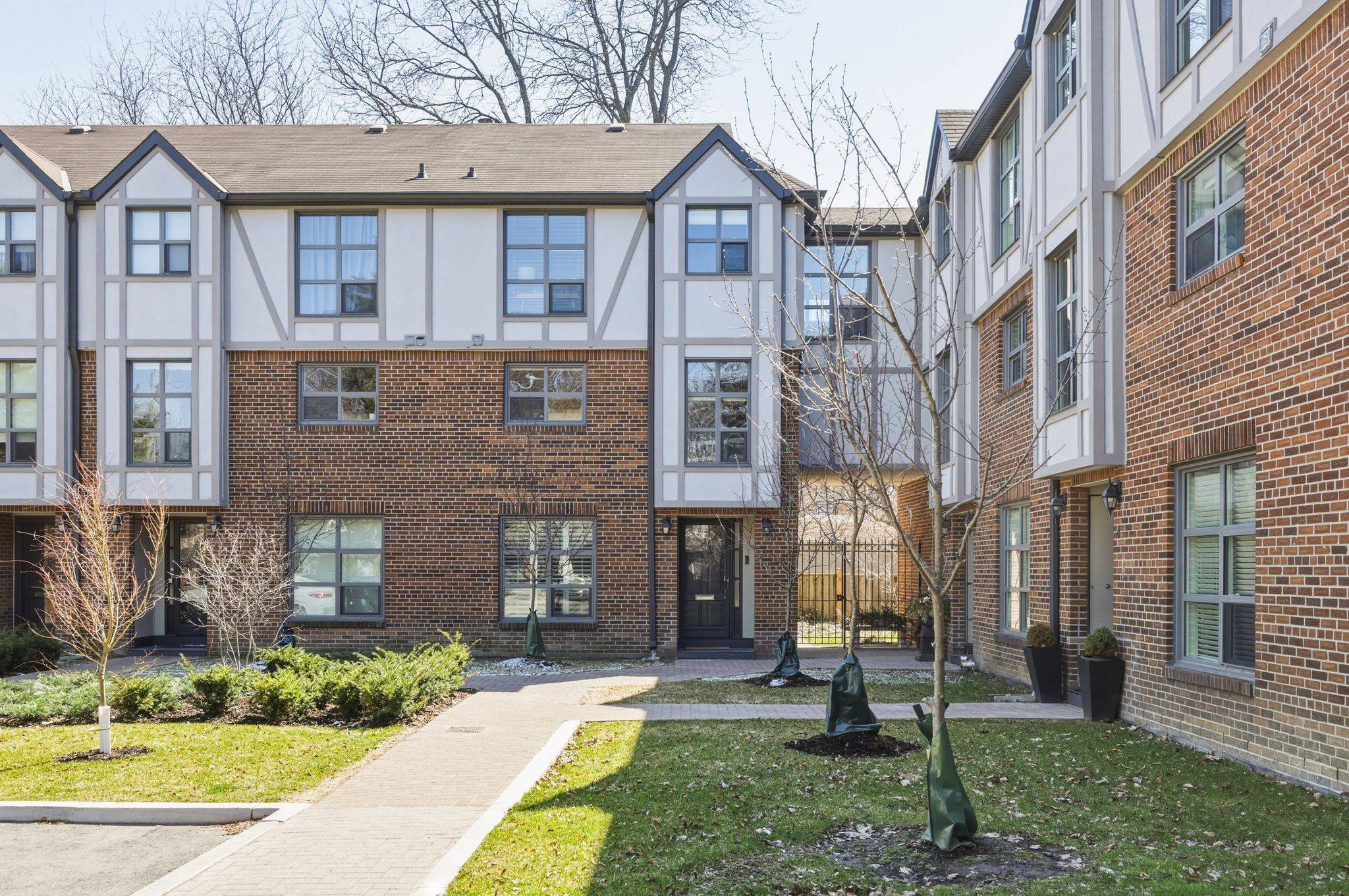 525 Balliol ST #7, Toronto C10, ON M4S 1E1