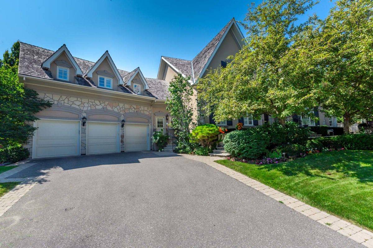 17 Bayview RDG, Toronto C12, ON M2L 1E3