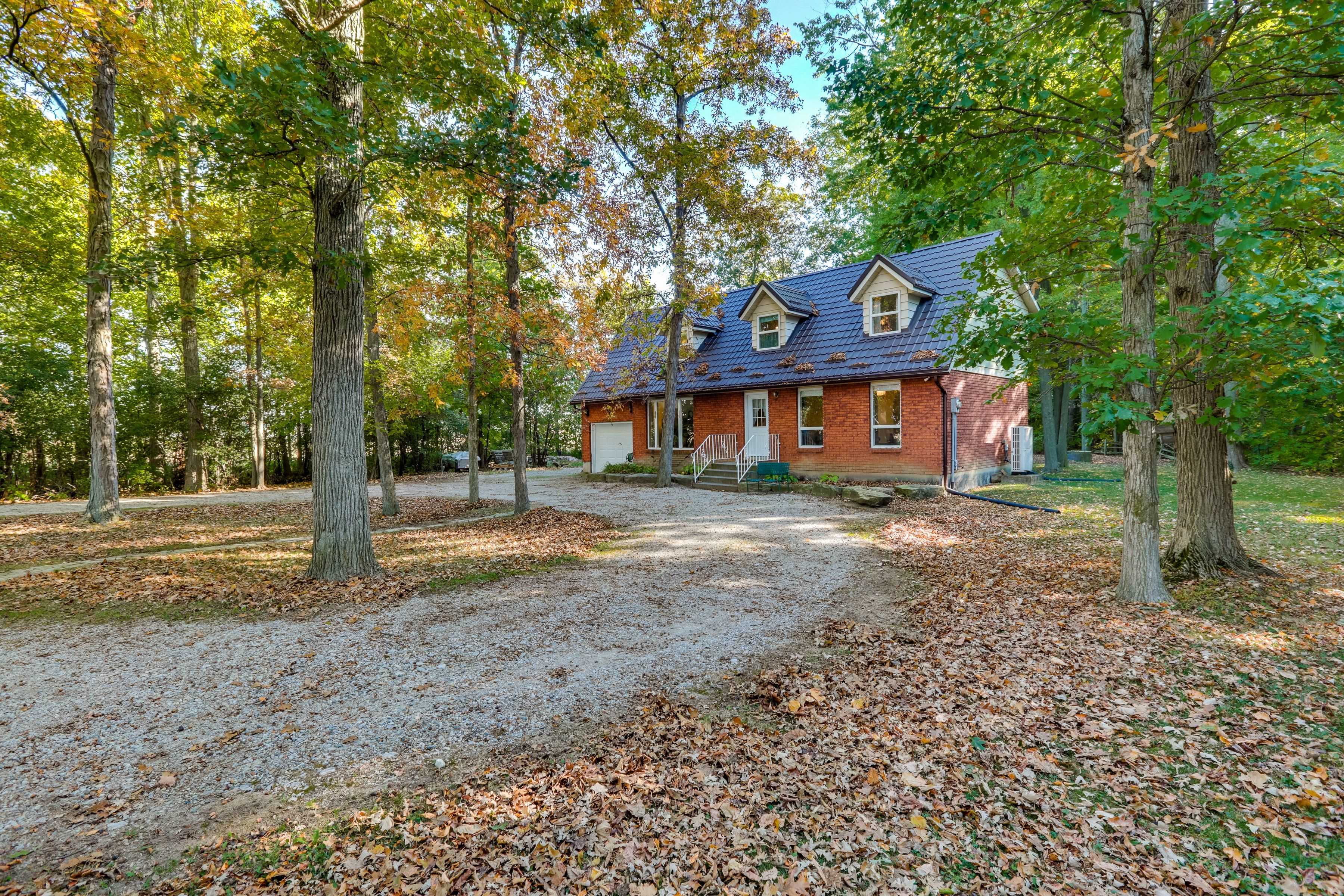 4690 Forest RD, Brooke-alvinston, ON N0M 2S0