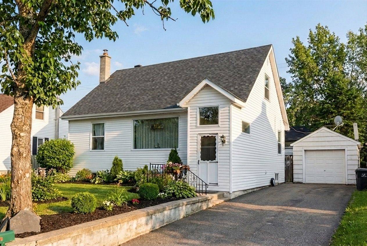 24 Neebig AVE, Manitouwadge, ON P0T 2C0