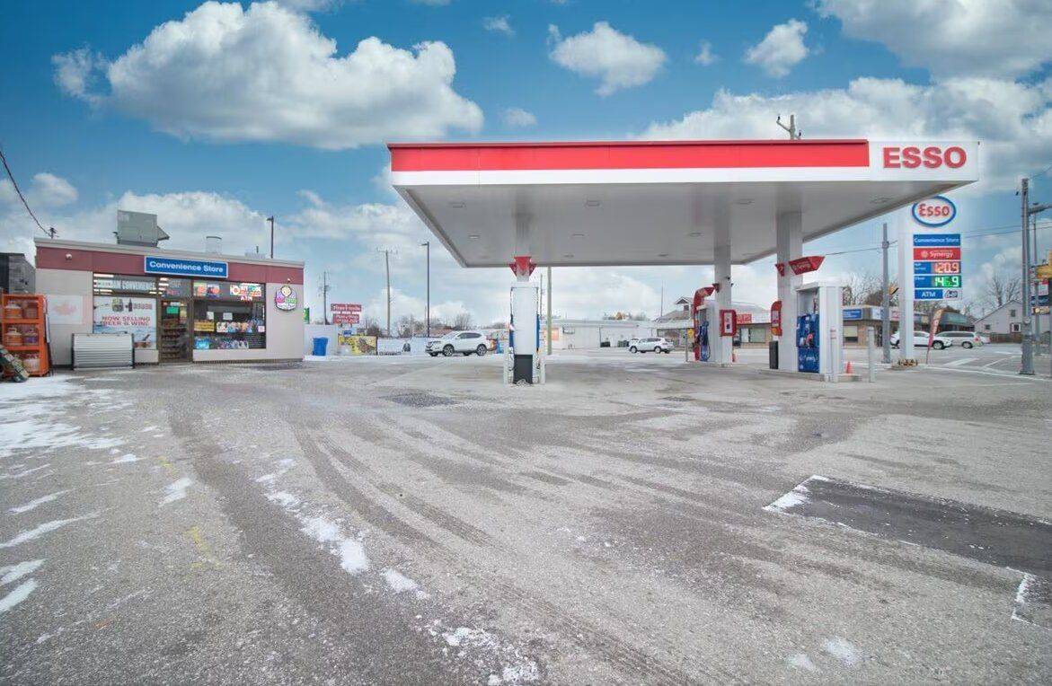 410 Queen ST, Chatham-kent, ON N7M 2H9