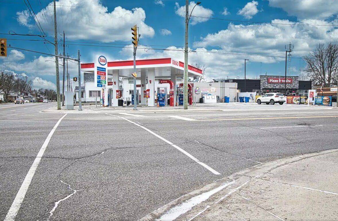 410 Queen ST, Chatham-kent, ON N7M 2H9