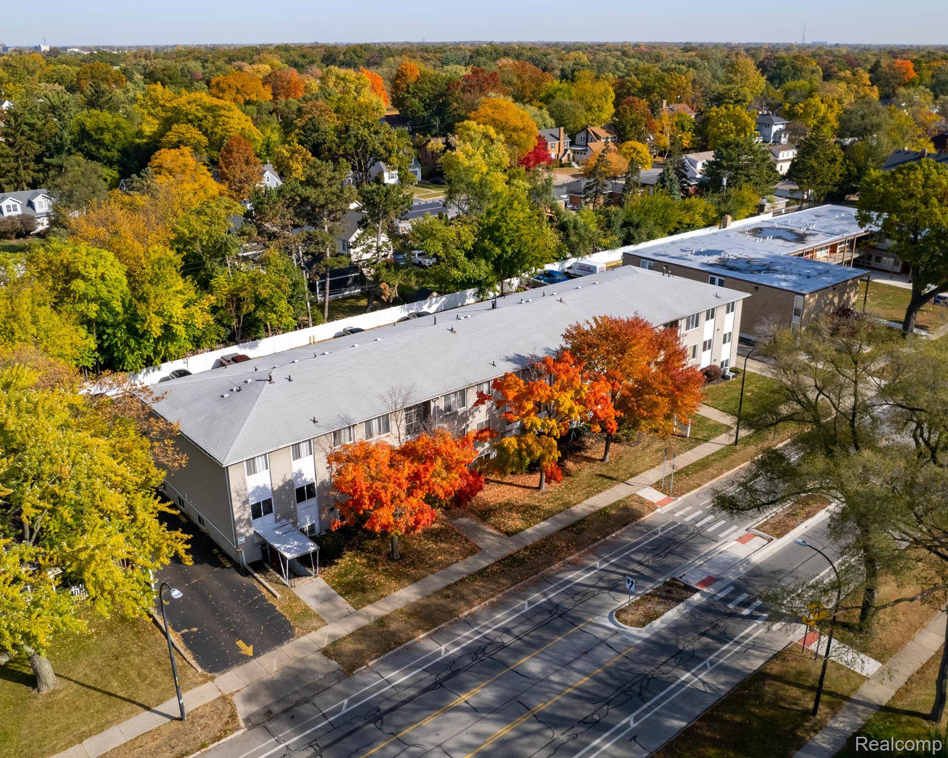 1250 W 9 Mile RD #6, Ferndale, MI 48220