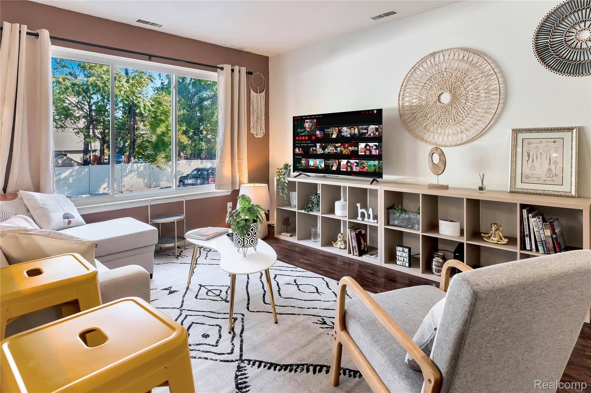 1250 W 9 Mile RD #6, Ferndale, MI 48220