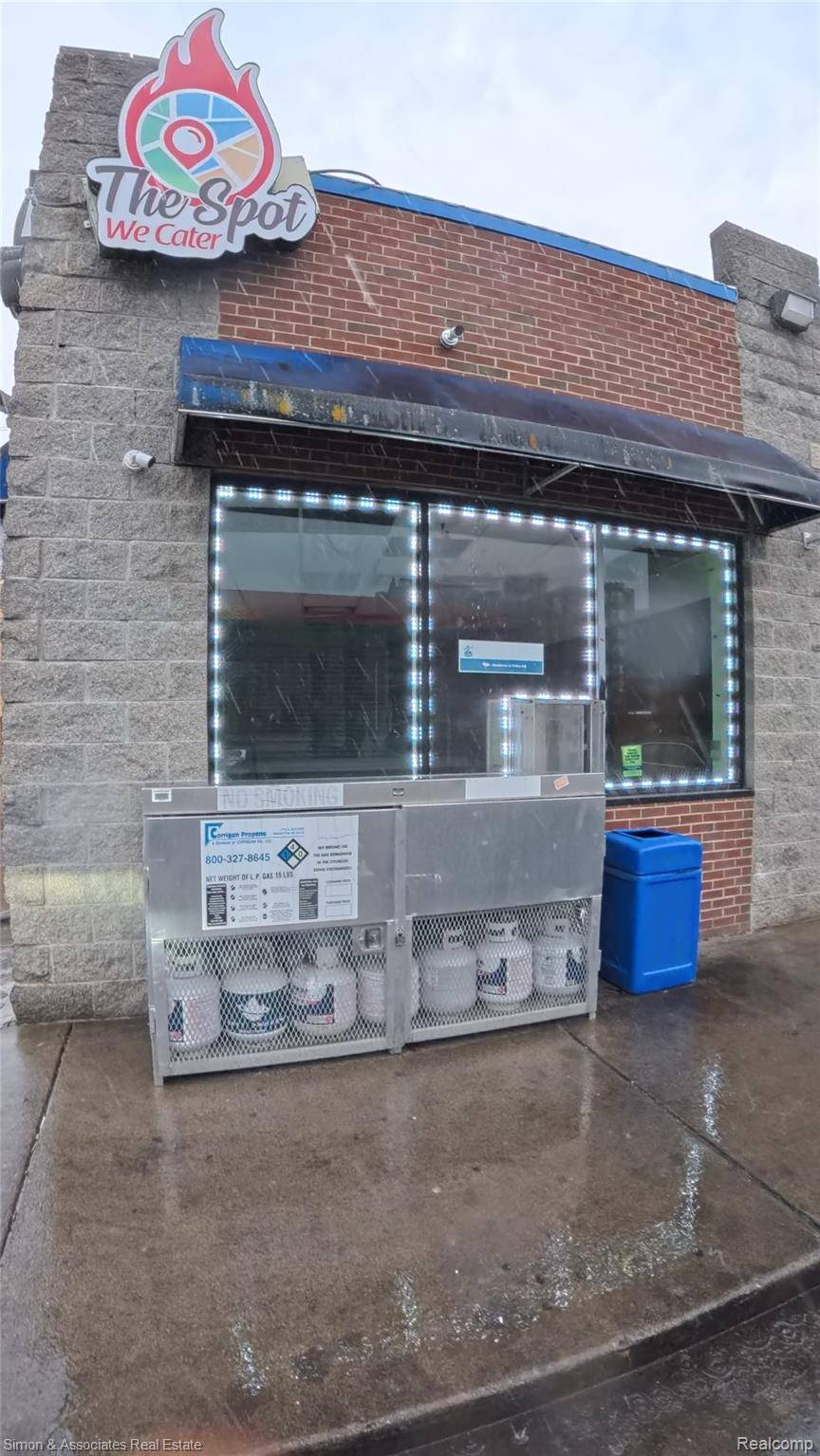 8009 E Jefferson AVE, Detroit, MI 48214