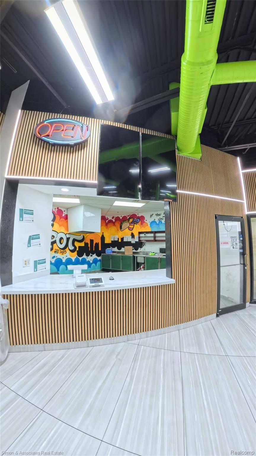 8009 E Jefferson AVE, Detroit, MI 48214