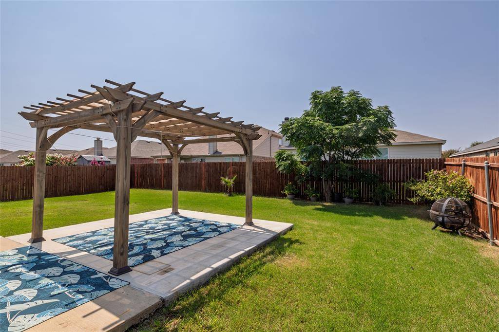 9917 Dolerite Drive, Fort Worth, TX 76131