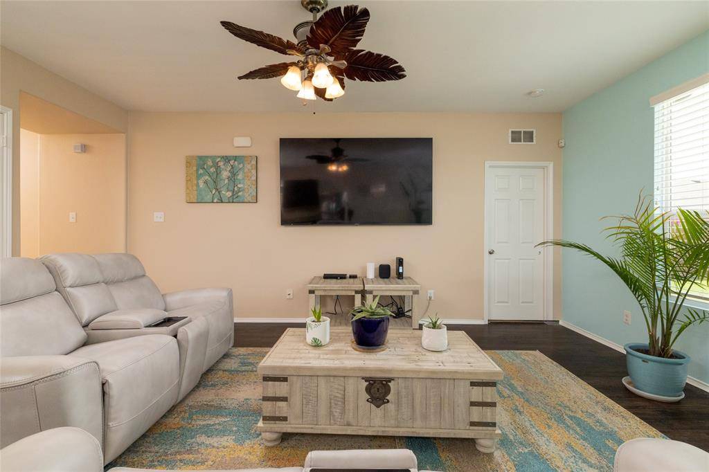 9917 Dolerite Drive, Fort Worth, TX 76131