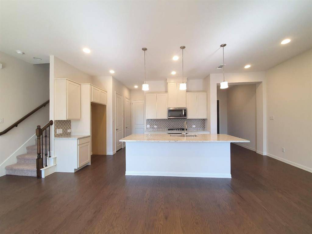 8286 Primrose Way, Dallas, TX 75252