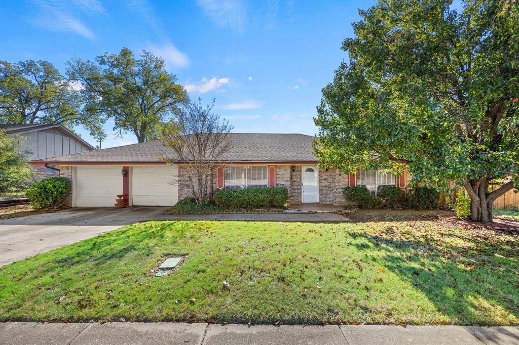 7258 Brentwood Stair Road, Fort Worth, TX 76112