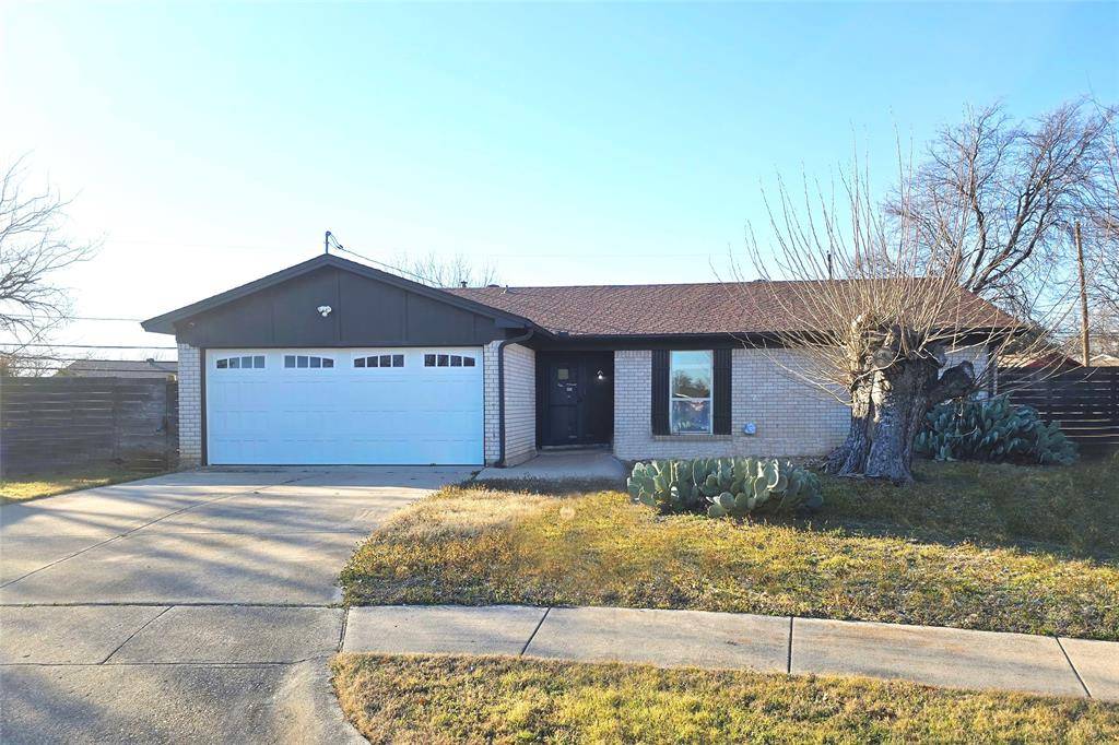 6051 Oakdale Court, Watauga, TX 76148