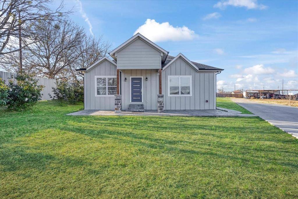920 Oil Mill Road, Van Alstyne, TX 75495