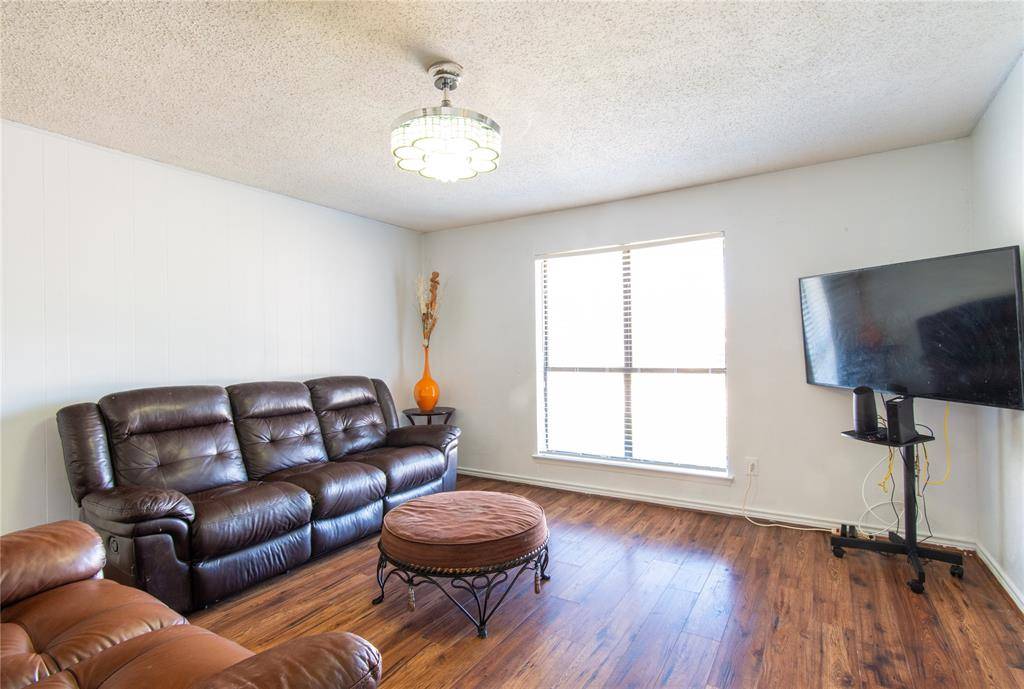 808 Meadow Mead Drive, Allen, TX 75002