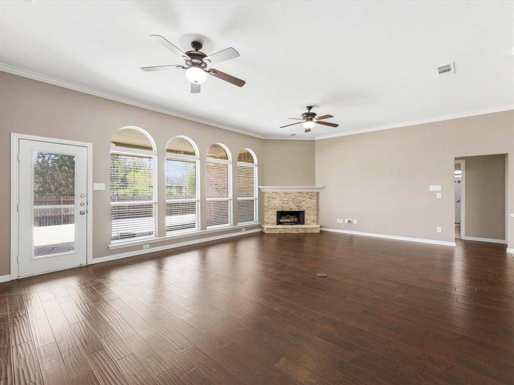 3516 Heatherbrook Drive, Arlington, TX 76001