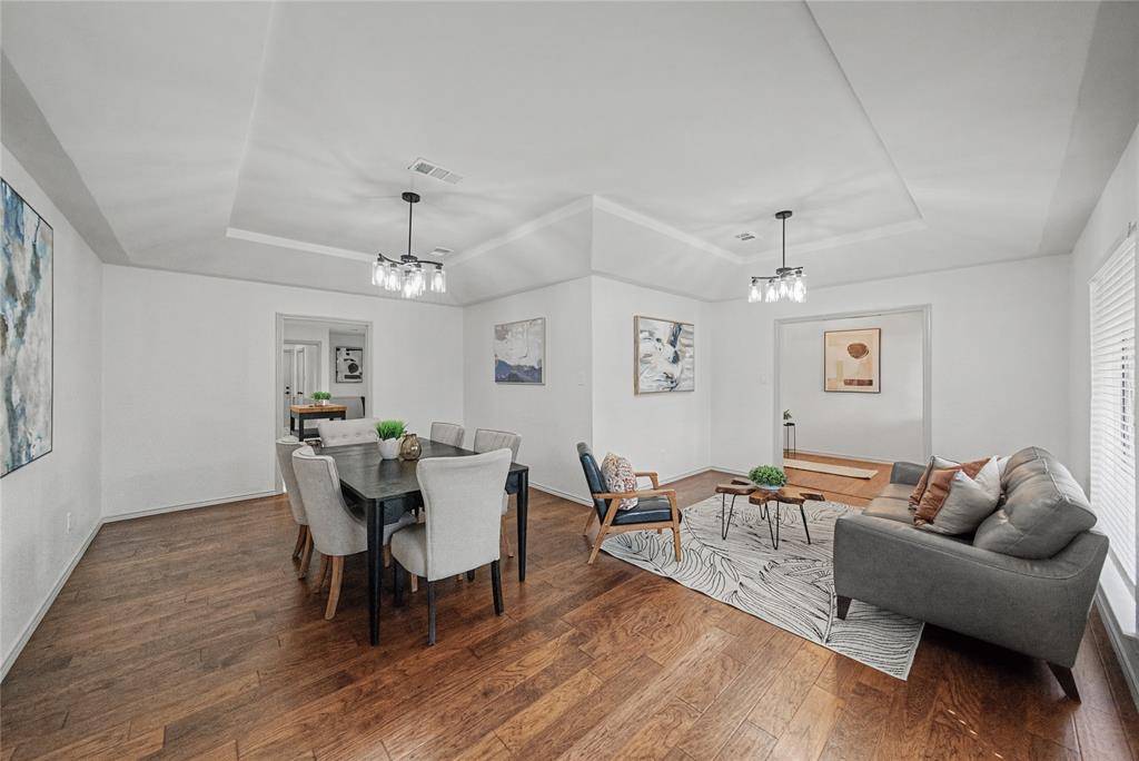 2415 Lakeview Circle, Arlington, TX 76013