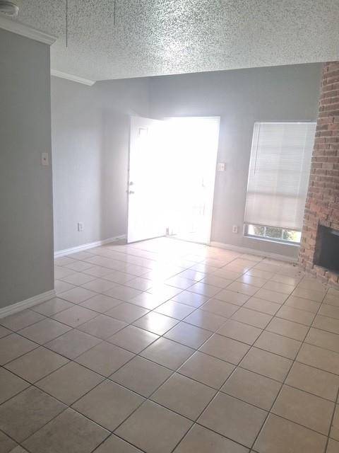 9459 Olde Towne Row, Dallas, TX 75227