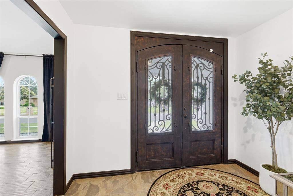 1613 Glasgow Drive, Arlington, TX 76015