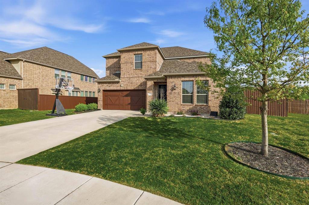 2109 Falcon Ridge Drive, Mansfield, TX 76063