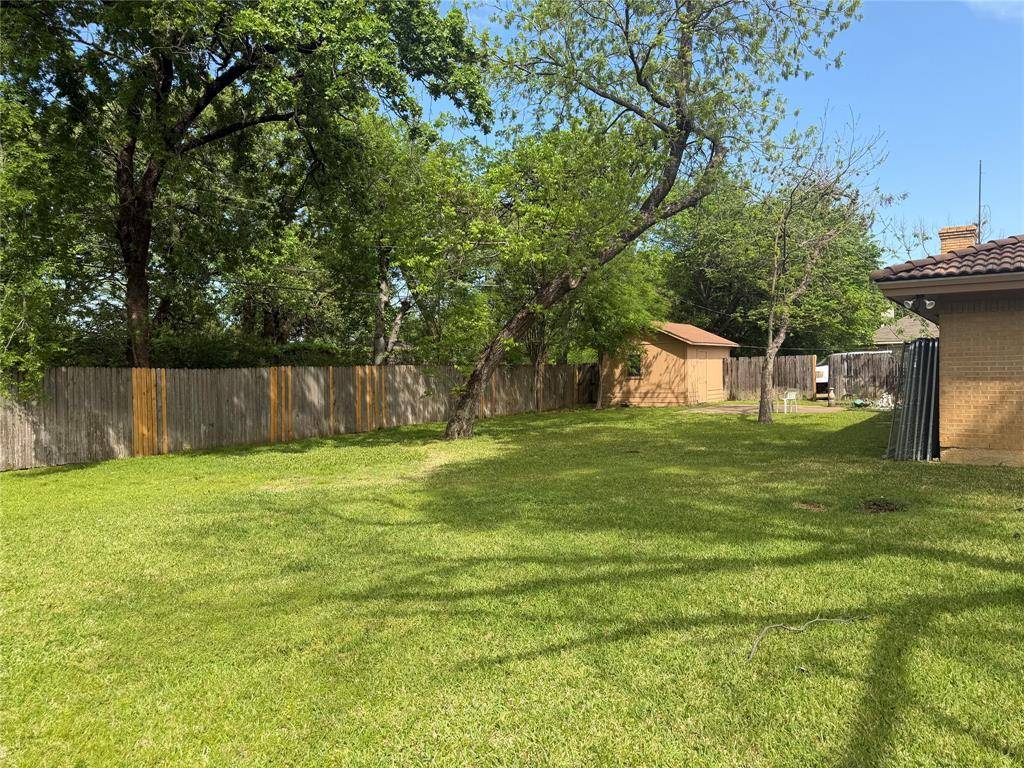 126 Sanders Place, Irving, TX 75062