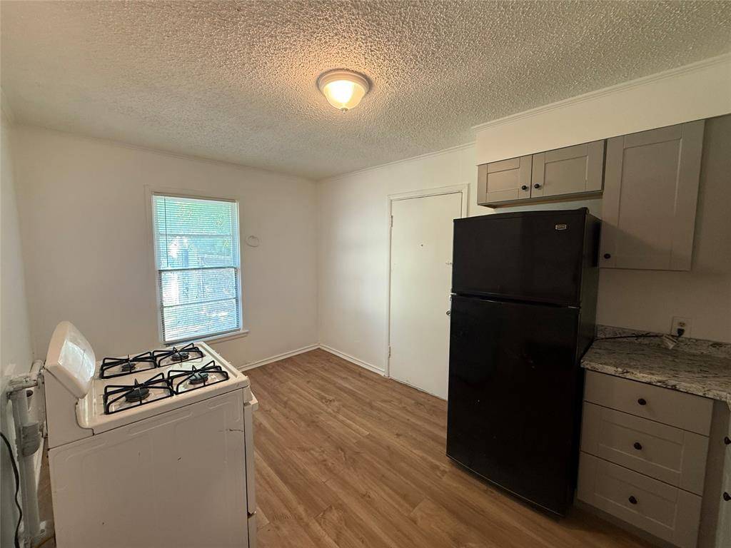 4914 Donnelly Avenue, Fort Worth, TX 76107