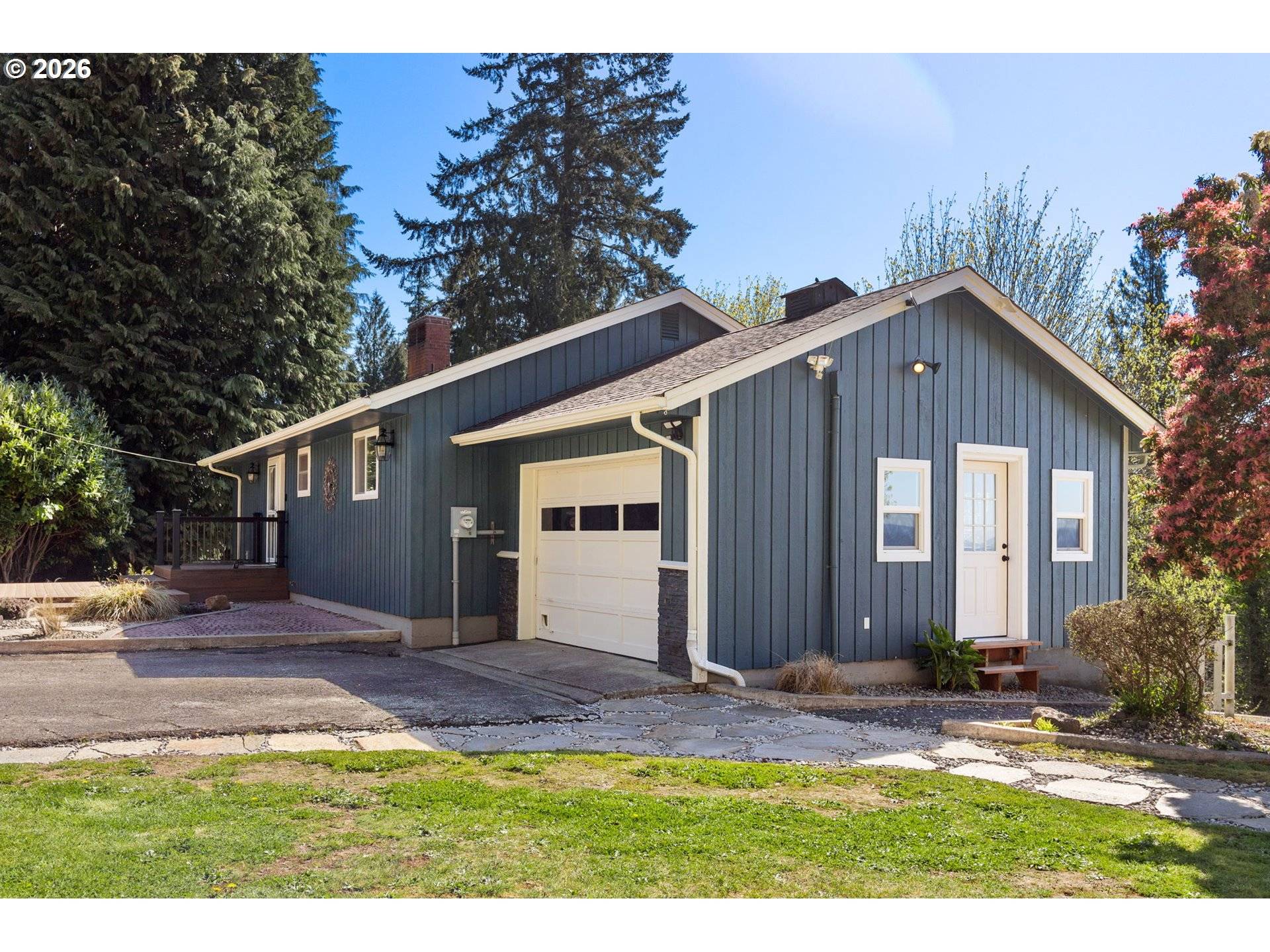 155 GRANDVIEW TER, Longview, WA 98632