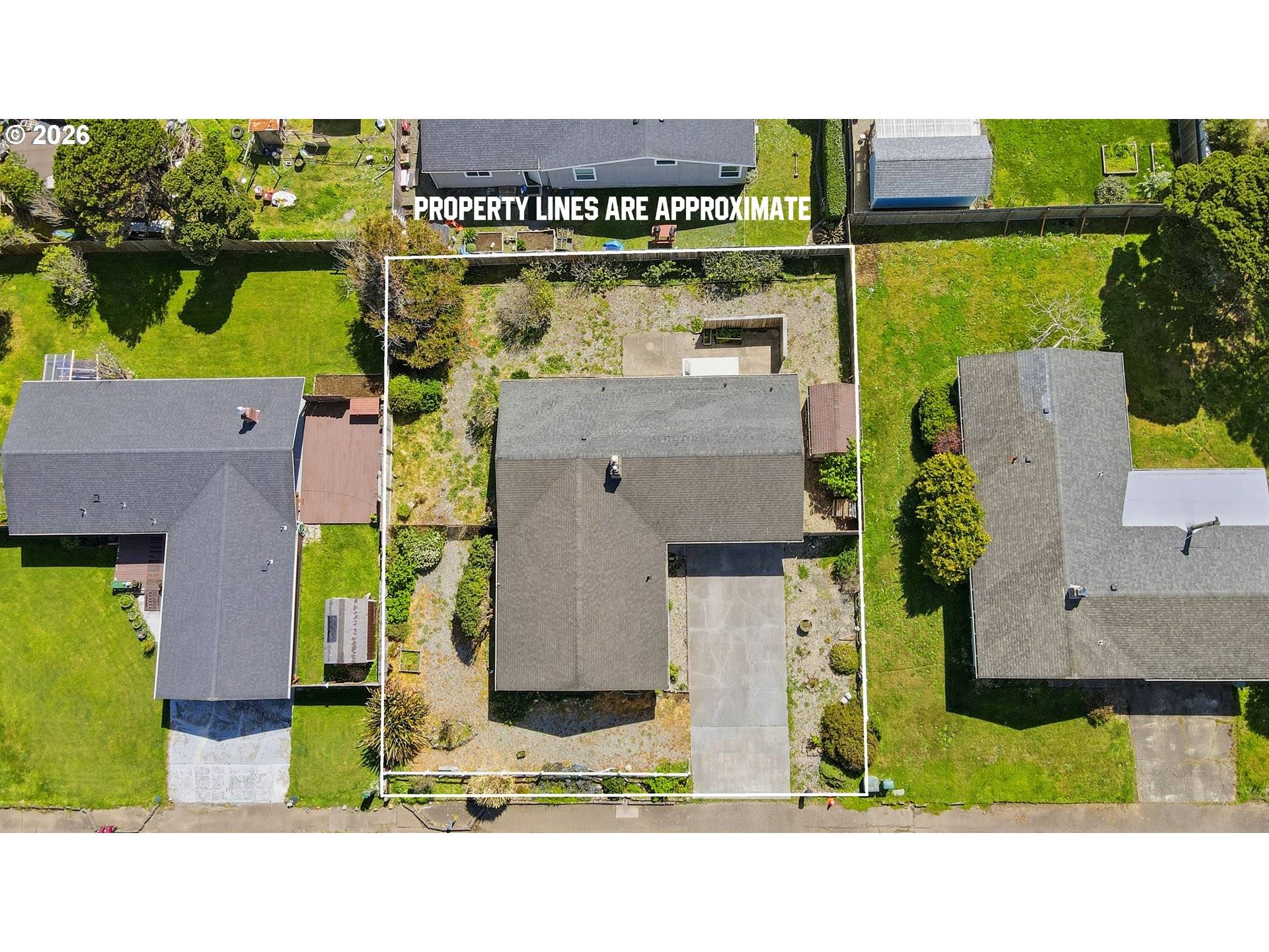 835 12TH ST, Bandon, OR 97411