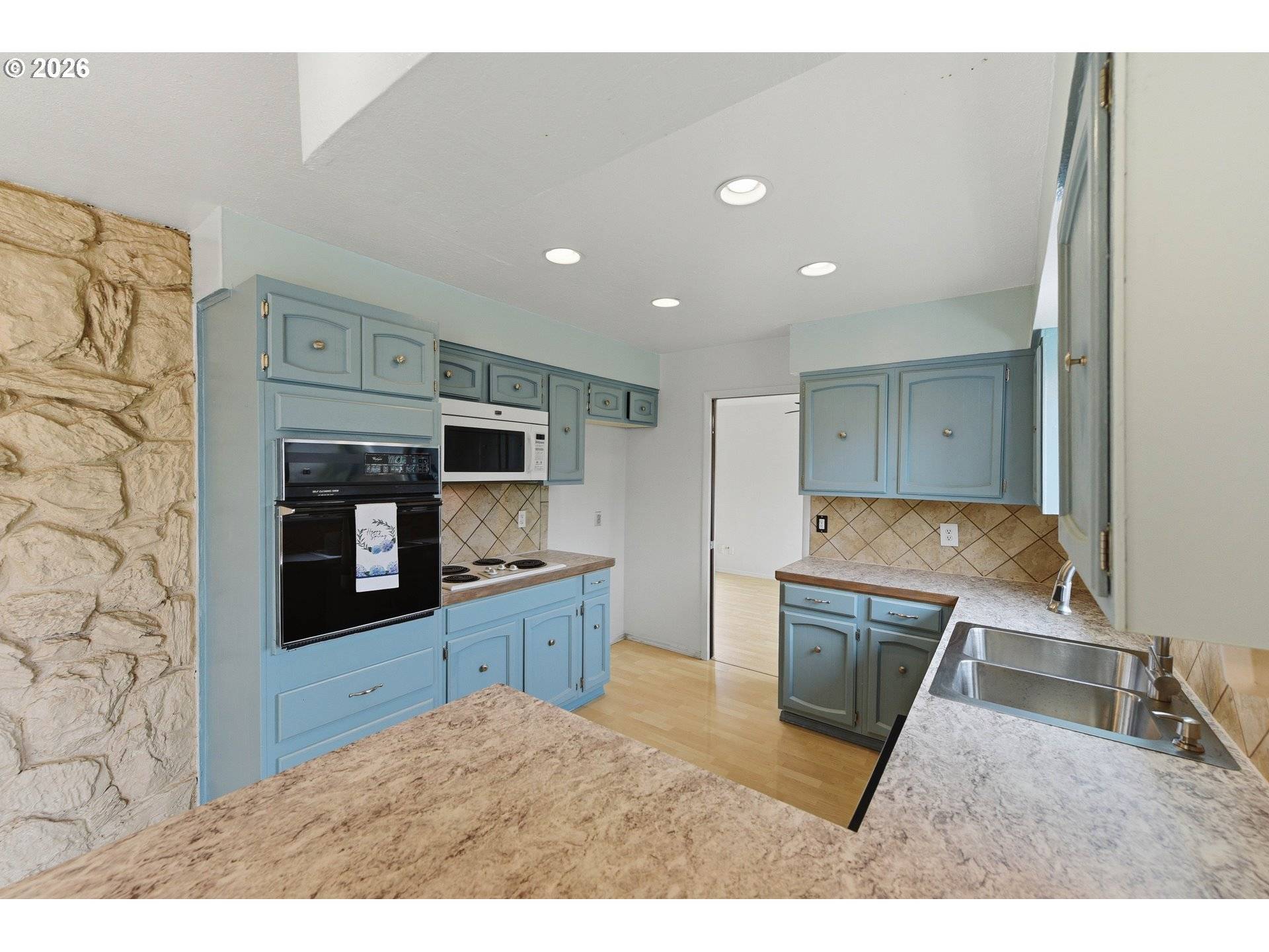 835 12TH ST, Bandon, OR 97411